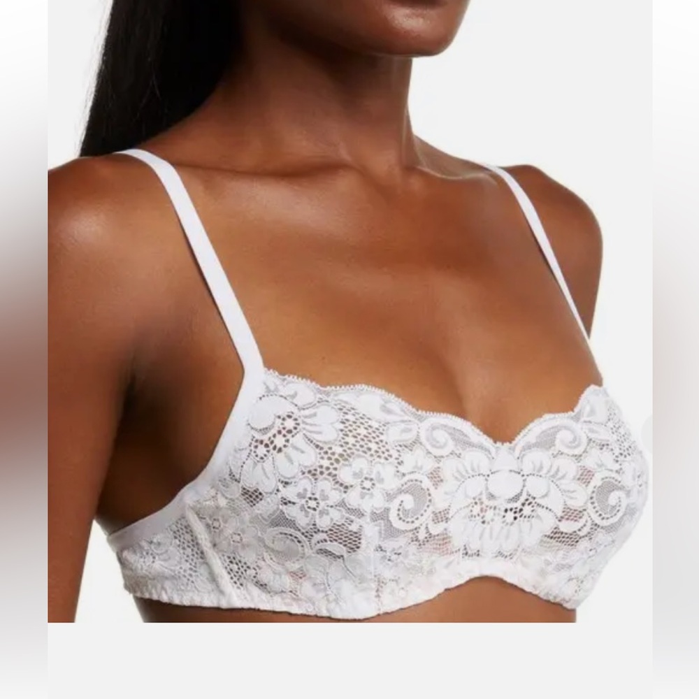 We are HAH Hook up Bra in Blanc 30-38 B
